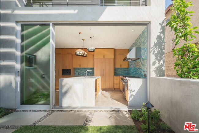 Building Photo - 2801 Sanborn Ave