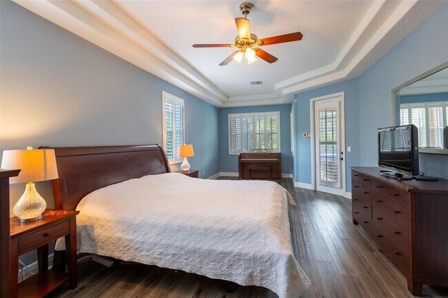 Building Photo - 1084 Shadowmoss Cir