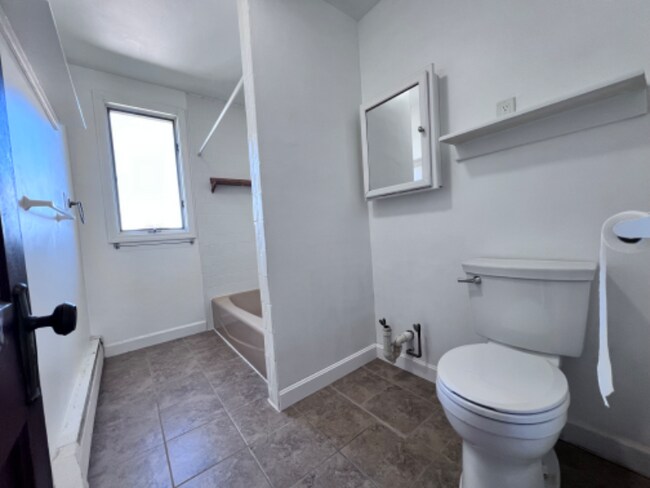 Building Photo - 32 Alpine Ave