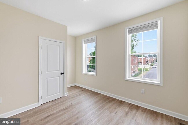 Building Photo - 245 N Monastery Ave