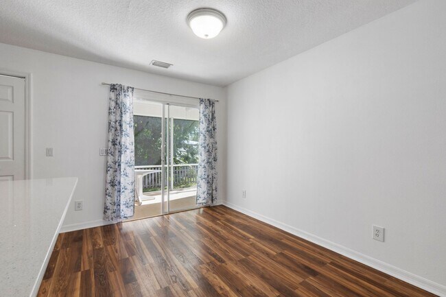 Building Photo - Charming Renovated 4BR/3BA Single Family Home