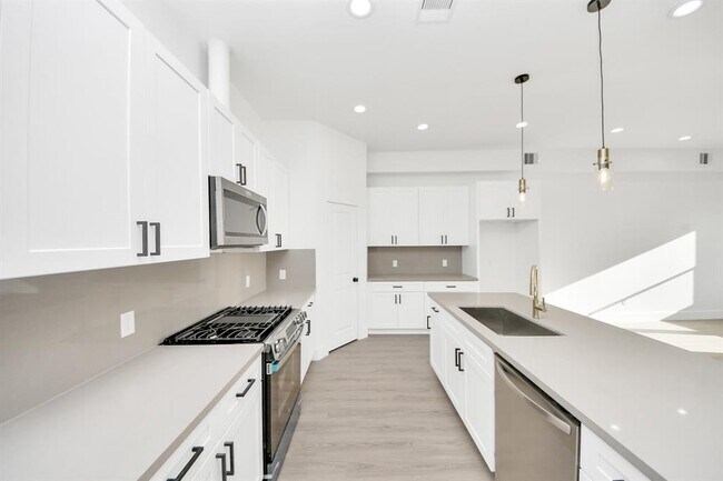 Building Photo - 9023 Spaulding St