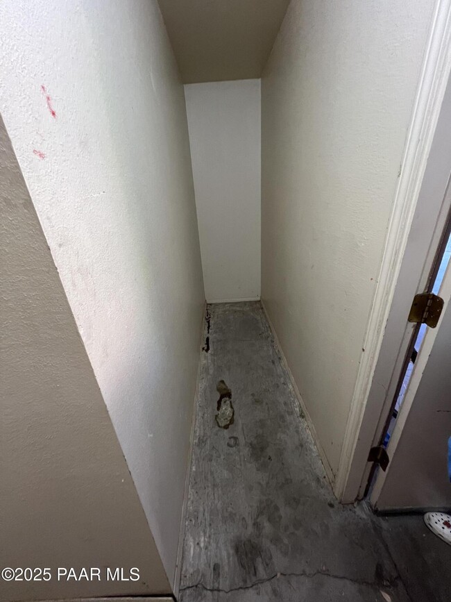 Building Photo - 8860 E Yavapai Rd