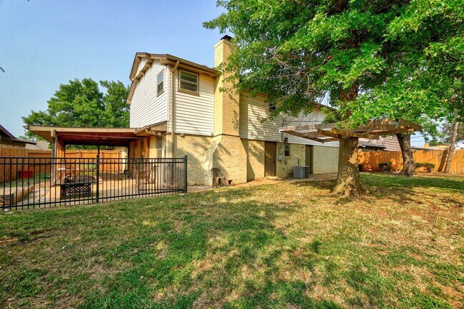 Building Photo - Spacious 4-Bedroom Home with Modern Amenities & Ideal Location Near Lake Hefner in OKC!