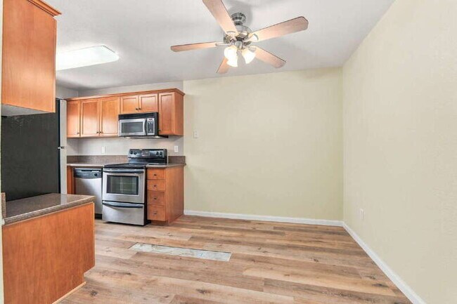 Building Photo - 6750 Beadnell Way