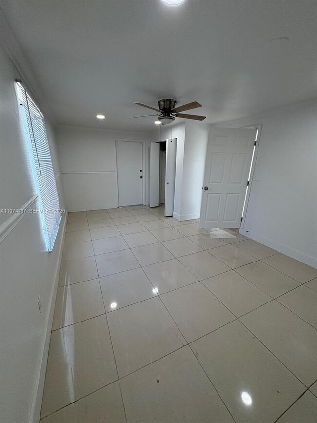 Building Photo - 1106 NW 18th Ct