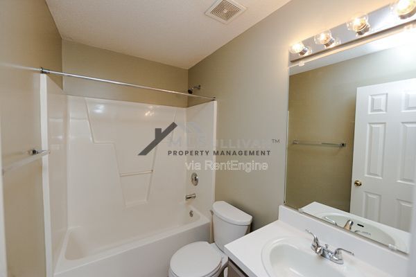 Building Photo - 608 Edenberry Dr