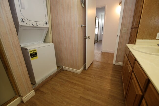 Building Photo - CENTRAL LOCATION - TROPICANA/MARYLAND AREA - 2 BED/2 BATH