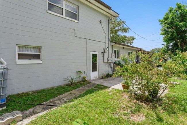 Building Photo - 3123 Lawrence St