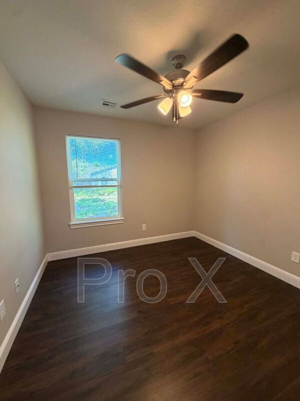 Building Photo - 209 Munson St