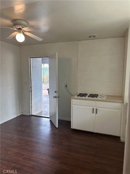 Building Photo - 501 University Pl