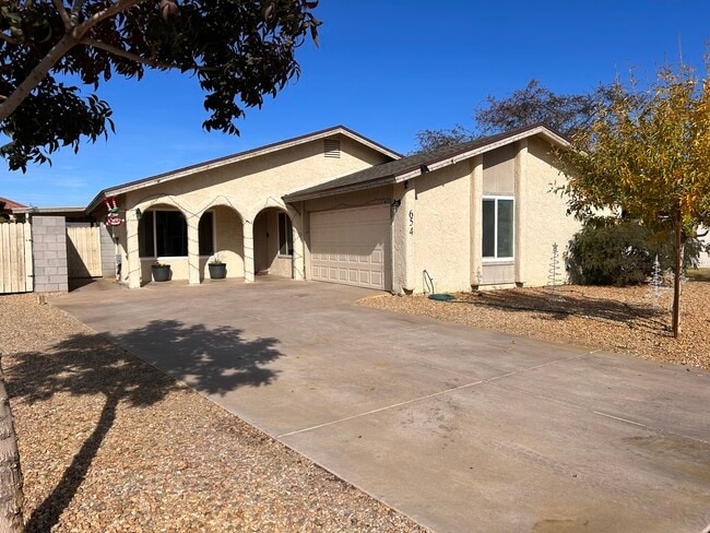 Primary Photo - 654 W Gable Ave