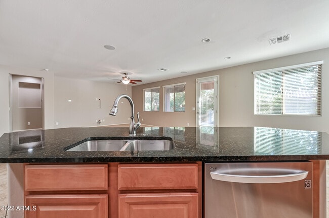 Building Photo - 8767 W Fleetwood Ln