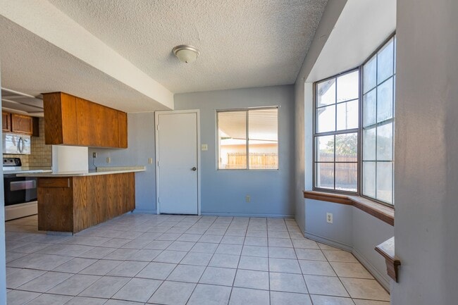 Building Photo - Well Maintained 3 Bedroom 1.5 Bath Home!