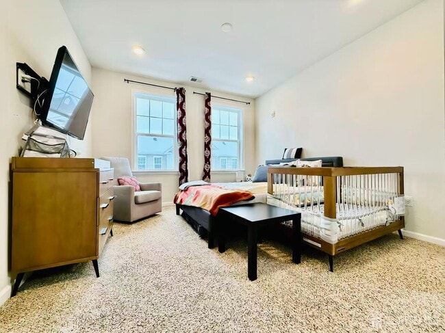 Building Photo - 102 Dickson Ct