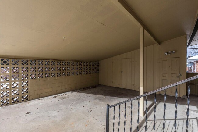 Building Photo - 3704 Greenwich Rd