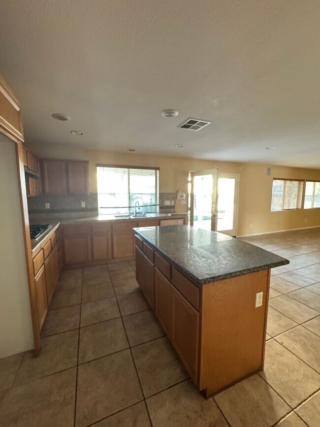 Building Photo - MOVE-IN SPECIAL!! Welcome to Your New Home In Winchester