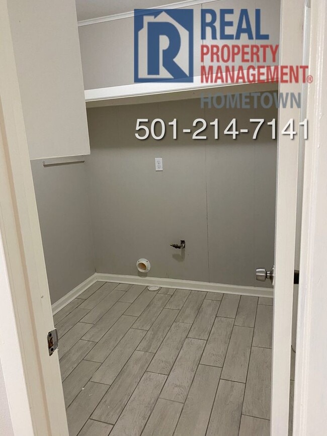 Building Photo - 501 Pamela Dr