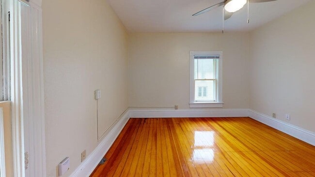 Building Photo - 814 Burnett Ave