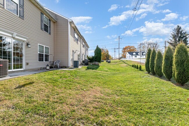 Building Photo - 3 bedroom townhouse in Carlisle