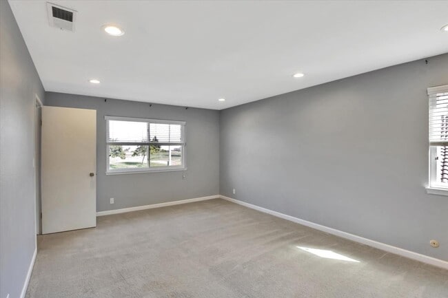 Building Photo - 28625 Hayward Blvd