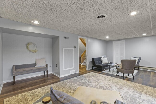 Building Photo - 4765 Smoketalk Ln