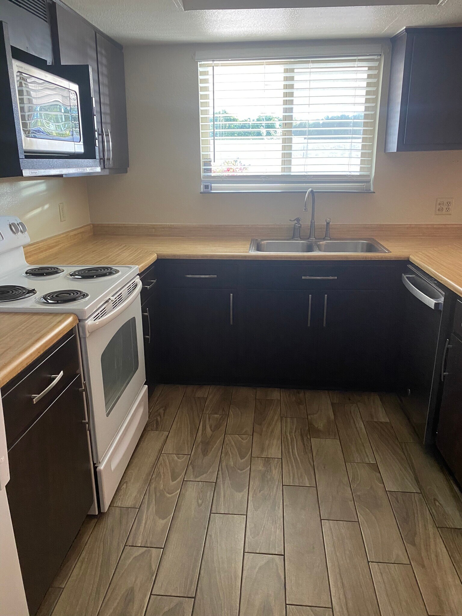 Building Photo - 15641 N 63rd Way