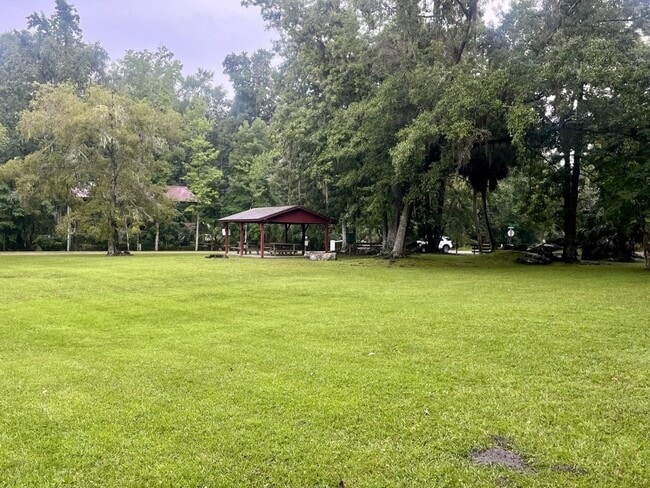 Building Photo - Cozy 2 Bedroom Retreat Available SOON!