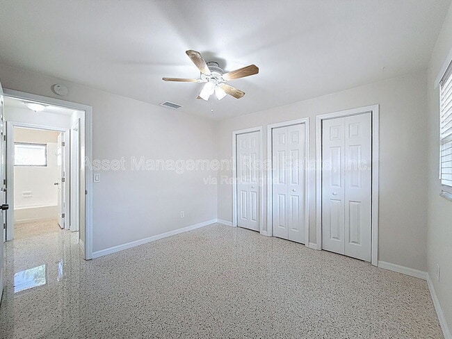 Building Photo - 474 93rd Ave N