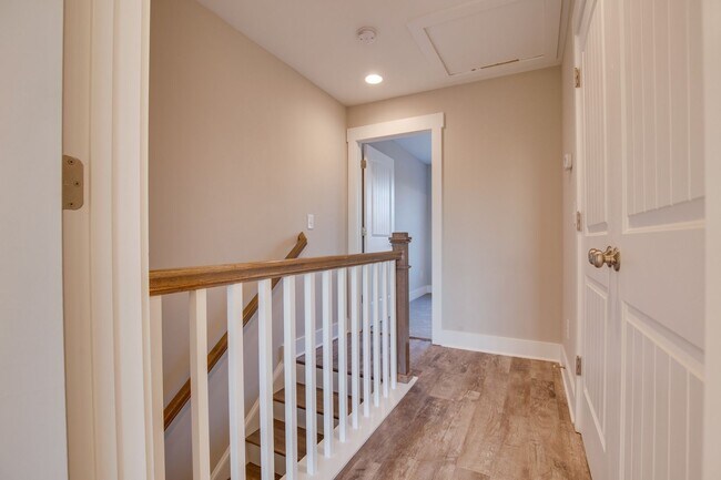 Building Photo - Townhome For Lease -Chapel Hill