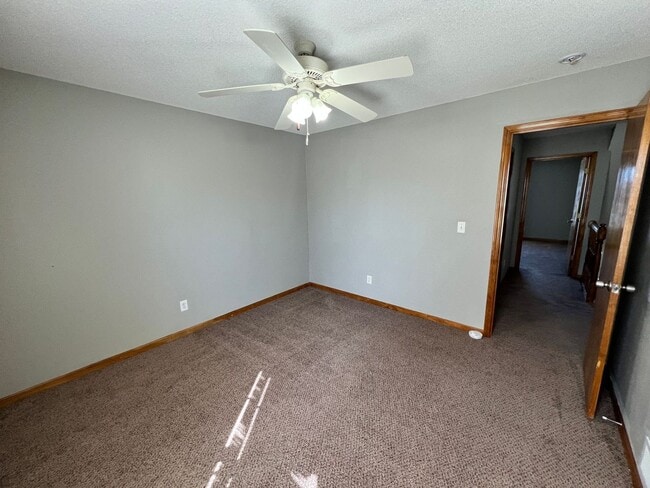 Building Photo - 3 Bed, 1.5 Bath Duplex with Garage and Extra Storage Space!