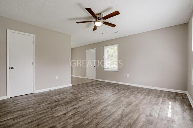 Building Photo - 968 Crestline Dr
