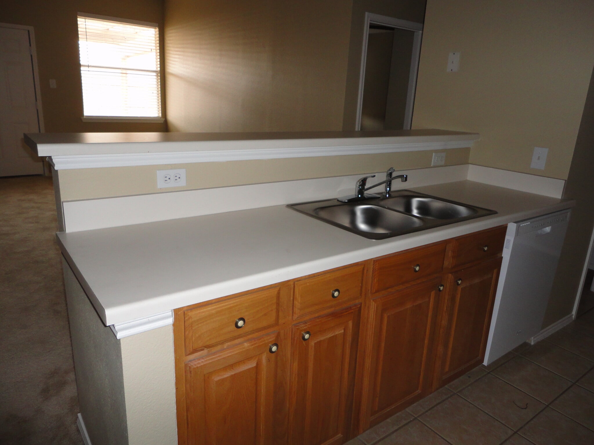 Building Photo - 2319 Dogwood Dr