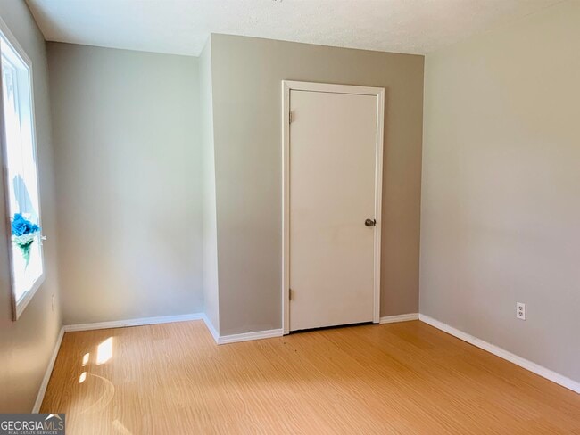 Building Photo - 7 Burdette Pl