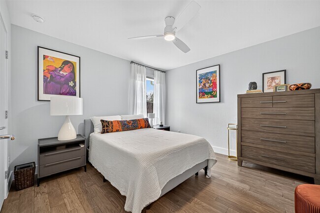 Building Photo - 10021 Hillside Bayou Dr