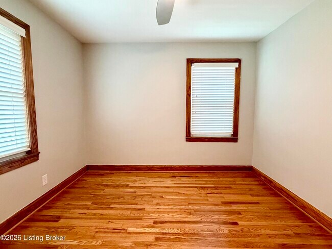 Building Photo - 2219 Woodbourne Ave
