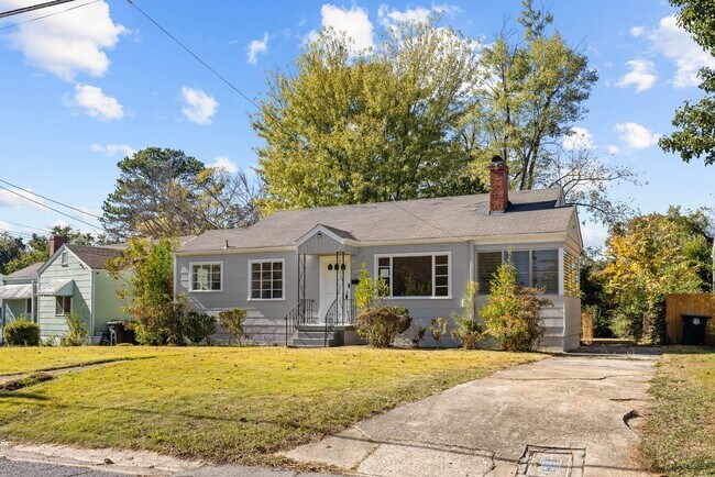 Building Photo - 2 Bedroom 1 Bath For Rent-7840 8th Ave S, Birmingham, AL 35206