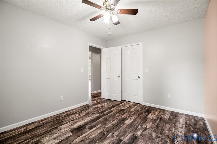Building Photo - 2099 Yacht Club Rd