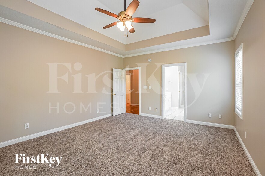 Building Photo - 3146 Southpoint Dr
