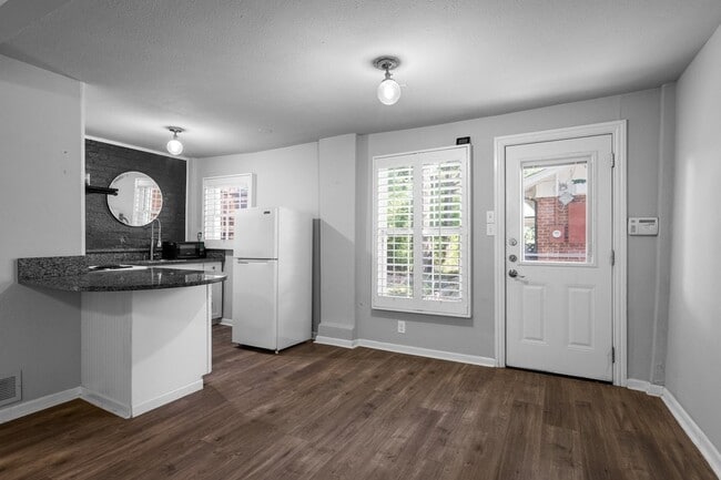 Building Photo - 4036 Linden Ave