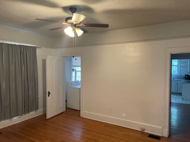 Building Photo - 816 Sherman St