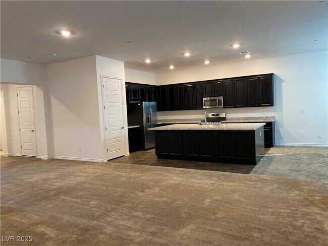 Building Photo - 341 Torrelli Falls Ave