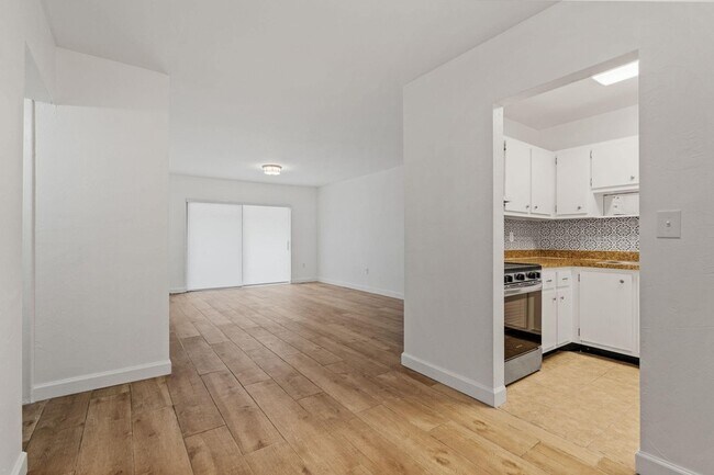 Building Photo - 7831 SW 56th St