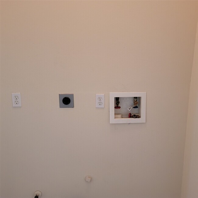 Building Photo - 7111 Harmony Cove