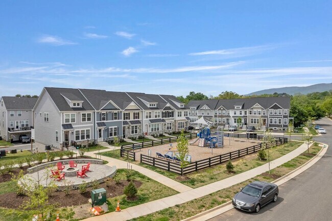 Building Photo - Pet-Friendly Apartment Near Crozet Park