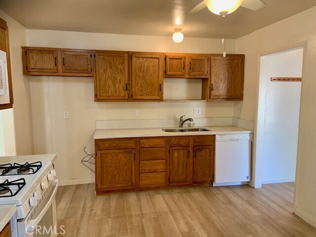 Building Photo - 8853 Stardust Ln