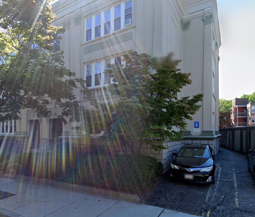 Building Photo - 76 Egmont St