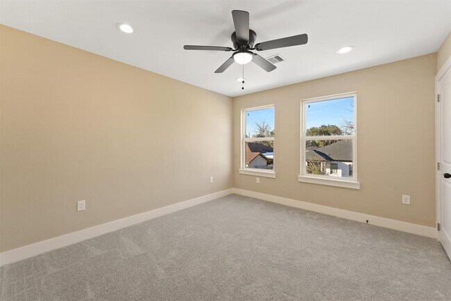 Building Photo - 2306 Wavell St