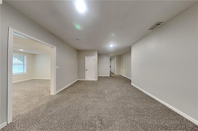 Building Photo - 7045 Treeline Dr