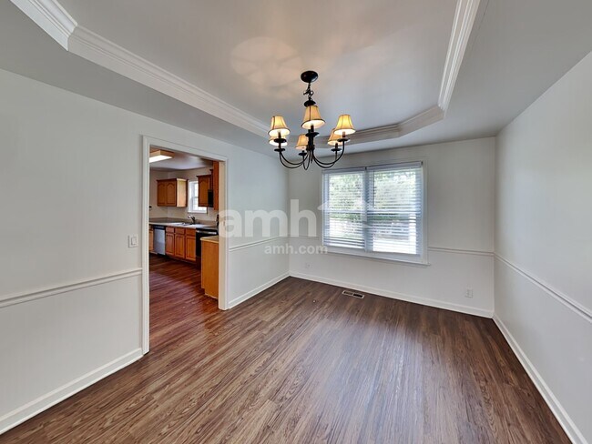 Building Photo - 524 Ryan Ave